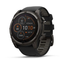 Carica l&#39;immagine nel visualizzatore di Gallery, Smartwatch Garmin Fēnix® 8 SOLAR Sapphire 51mm 010-02907-11 Titanium Carbon Gray DLC con Cinturino in Silicone Black/Pebble Grey
