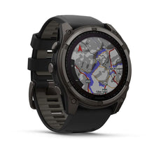 Carica l&#39;immagine nel visualizzatore di Gallery, Smartwatch Garmin Fēnix® 8 SOLAR Sapphire 51mm 010-02907-11 Titanium Carbon Gray DLC con Cinturino in Silicone Black/Pebble Grey
